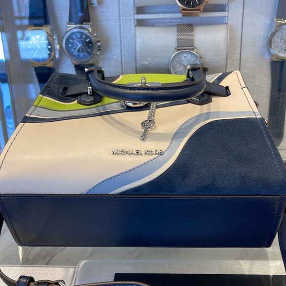 Michael Kors Hamilton Small Satchel Shoulder Crossbody Bag
Navy Multi
NWT - Picture 4 of 16